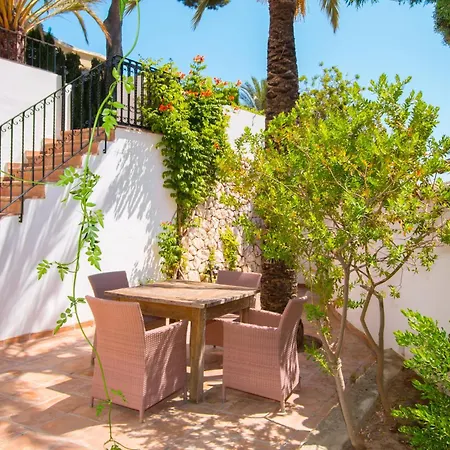 Sandro By Abahana Moraira